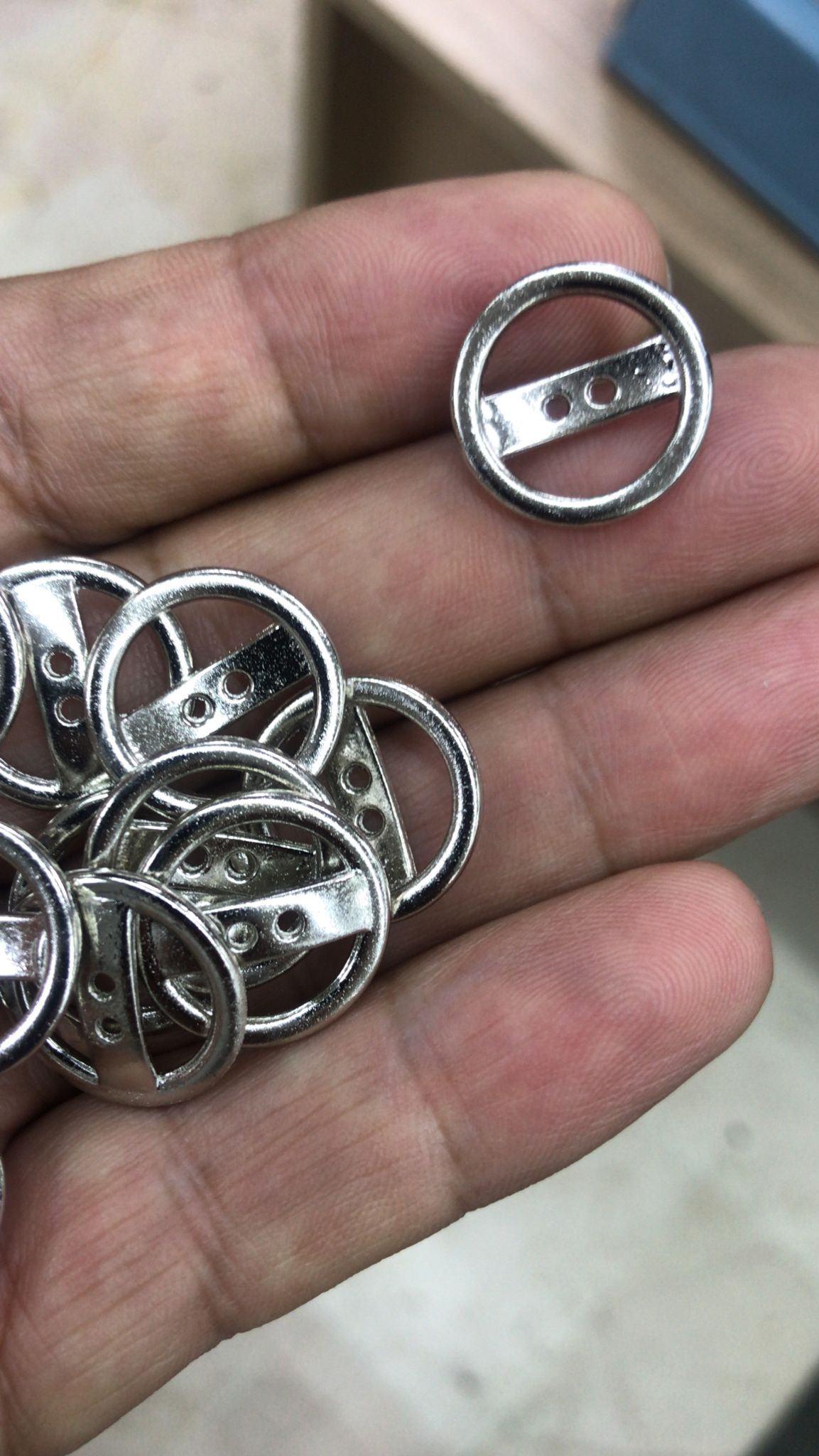 Metal Düğme Çeşitleri